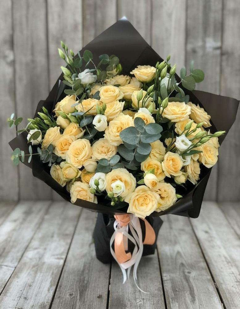 Букет цветов из: Розы и Лизиантусы в Дивноморское