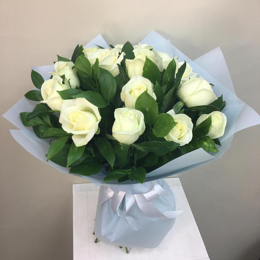Букет 15 Белых роз Проуд в Дивноморское