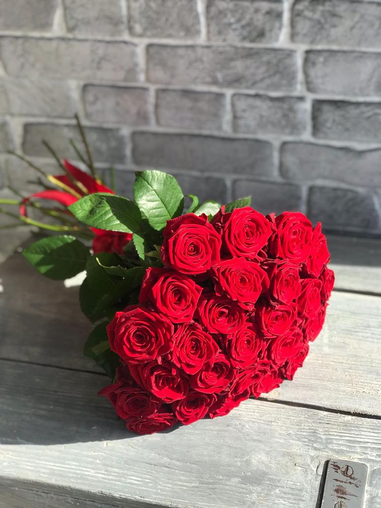 Букет Красные розы Фридом в Дивноморское