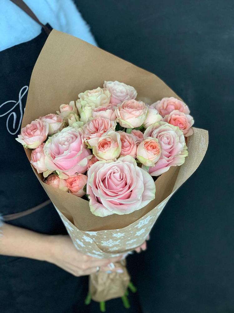 Букет цветов из: Хризантемы и Розы в Дивноморское