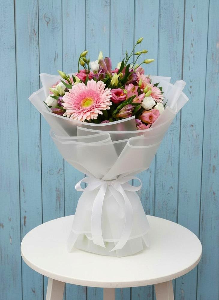 Букет цветов из: Герберы, Альстромерии и Лизиантусы в Дивноморское