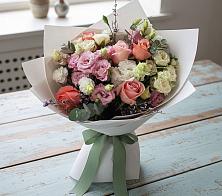 Букет цветов из:  Розы, Лизиантусы и Гвоздики в Дивноморское