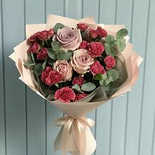 Букет цветов из:  Гвоздики и Розы в Дивноморское